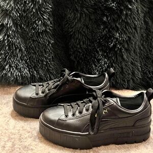 Black Leather Puma Pump Sneakers